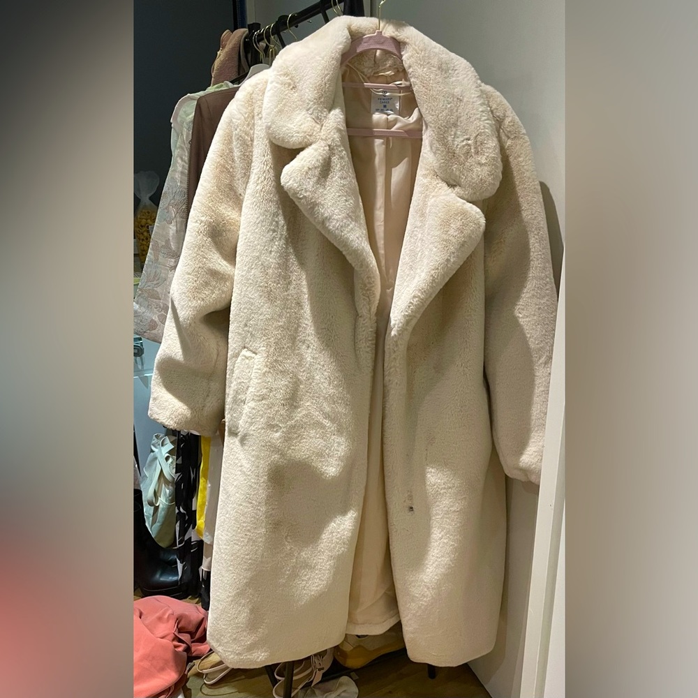 three coats.White fur coat Primark (M)check coat H&M (10)pink trench H&M (M) - Picture 1 of 3